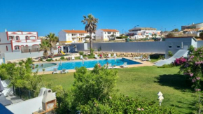 ENJOY POOL, BEACH and more at this nice apartment only 3 minutes from Mareta's Beach